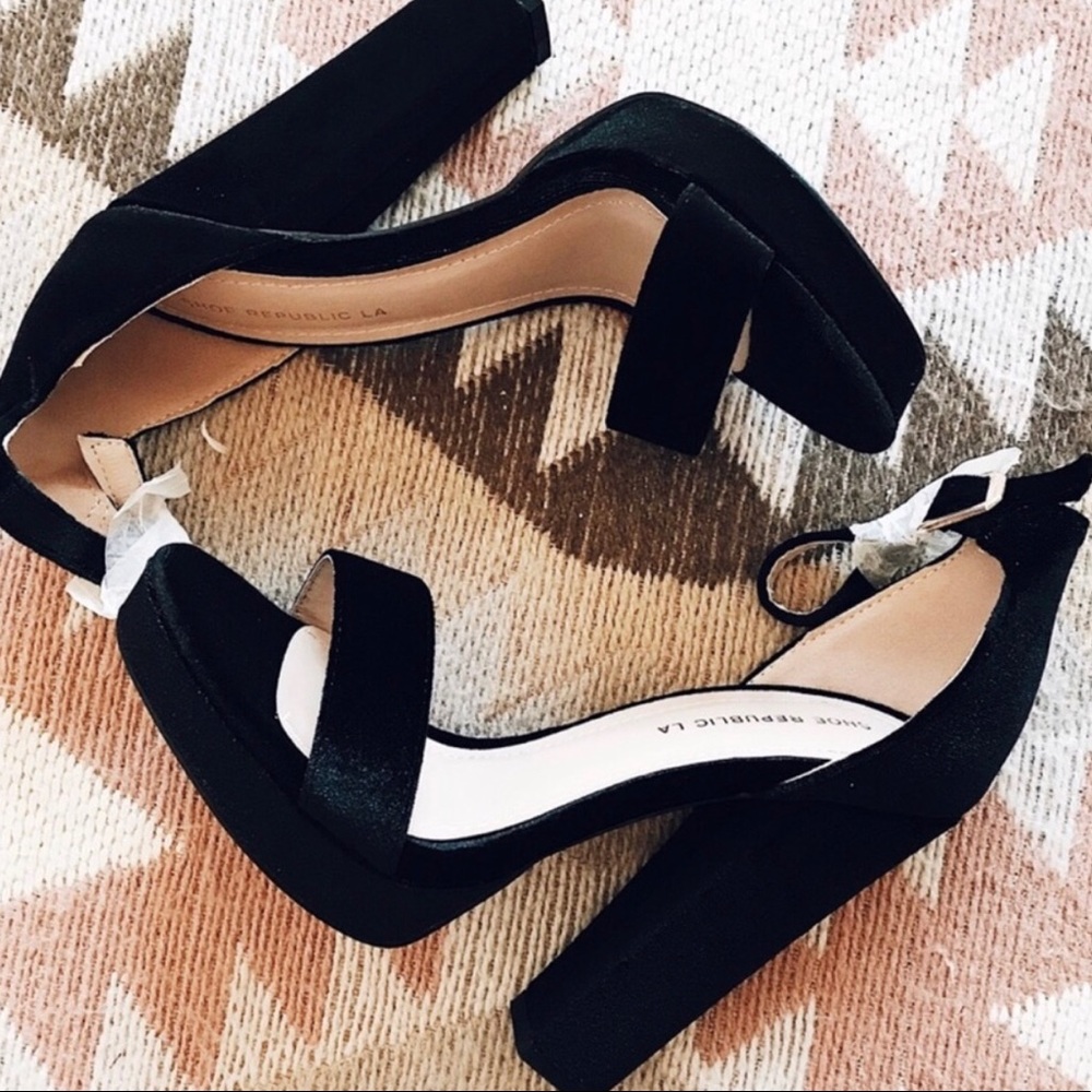 Heels - Picture 3 of 3